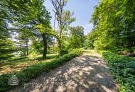 Luxuriöse Parkvilla mit einzigartigem Fernblick