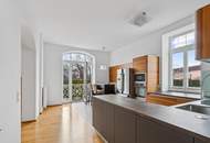 Perfekt für Praxis oder Kanzlei: Moderne Stadtvilla mit Lift, Garten & Top-Lage