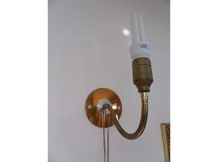Wandlampe mit Messing Schwannenhals und als Rosette eine Festplatte vom PC, 40 €, Haus, Bau, Garten-Geschirr & Deko in 1150 Rudolfsheim-Fünfhaus Wandlampe mit Messing Schwannenhals und als Rosette eine Festplatte vom PC, 40 €, Haus, Bau, Garten-Geschirr & Deko in 1150 Rudolfsheim-Fünfhaus