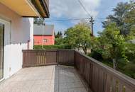 Haus mit Sanierungsbedarf auf großem Grundstück in perfekter Wohngegend