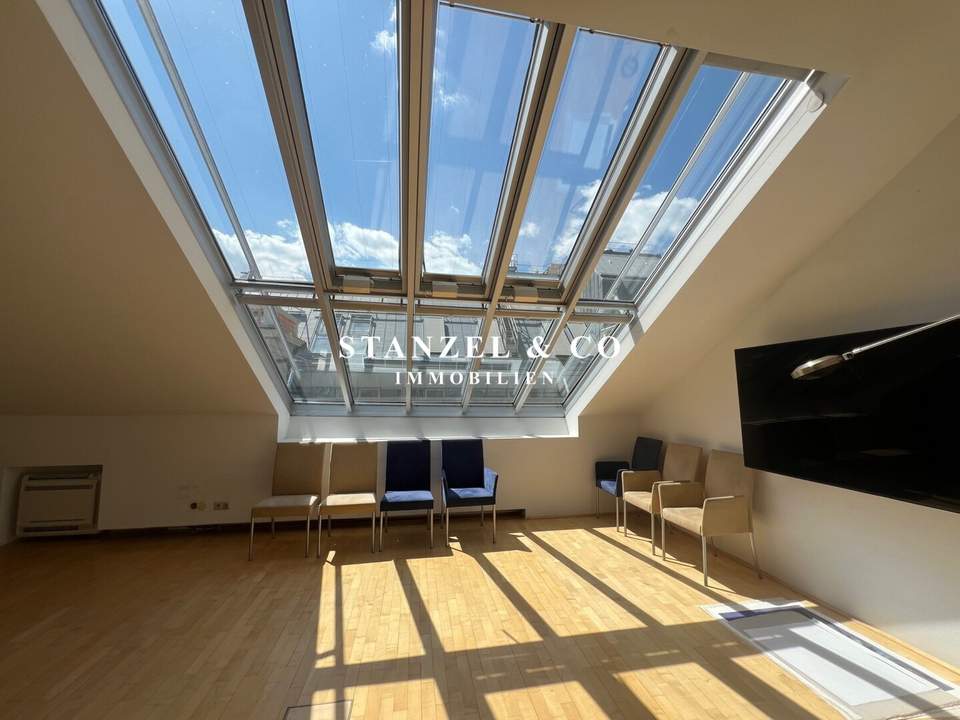 SONNIGES LOFT MIT HERRLICHER TERRASSE