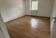 WOHNGENUSS PUR: praktisch geschnittene 2-Raum Wohnung in ruhiger und zentrumsnaher Lage! Preiswert mit heller Raumaufteilung, ebenerdiger Dusche und hochwertigem Zustand!
