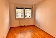 IHR NEUES ZUHAUSE MODERN; HELL; HOCHWERTIG