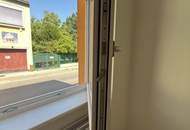Sanierte großzügige und lichtdurchflutete Bürofläche mit Blick ins Grüne - rd. 174 m2, 5 Zimmer, 2 WCs und rd. 29 m2 klimatisierter Wintergarten in Wien-Liesing