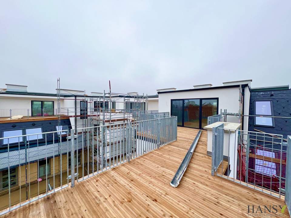 Über den Wolken - Provisionsfreie Maisonette-Dachgeschosswohnung mit 2 Terrassen und Blick auf die Gloriette!