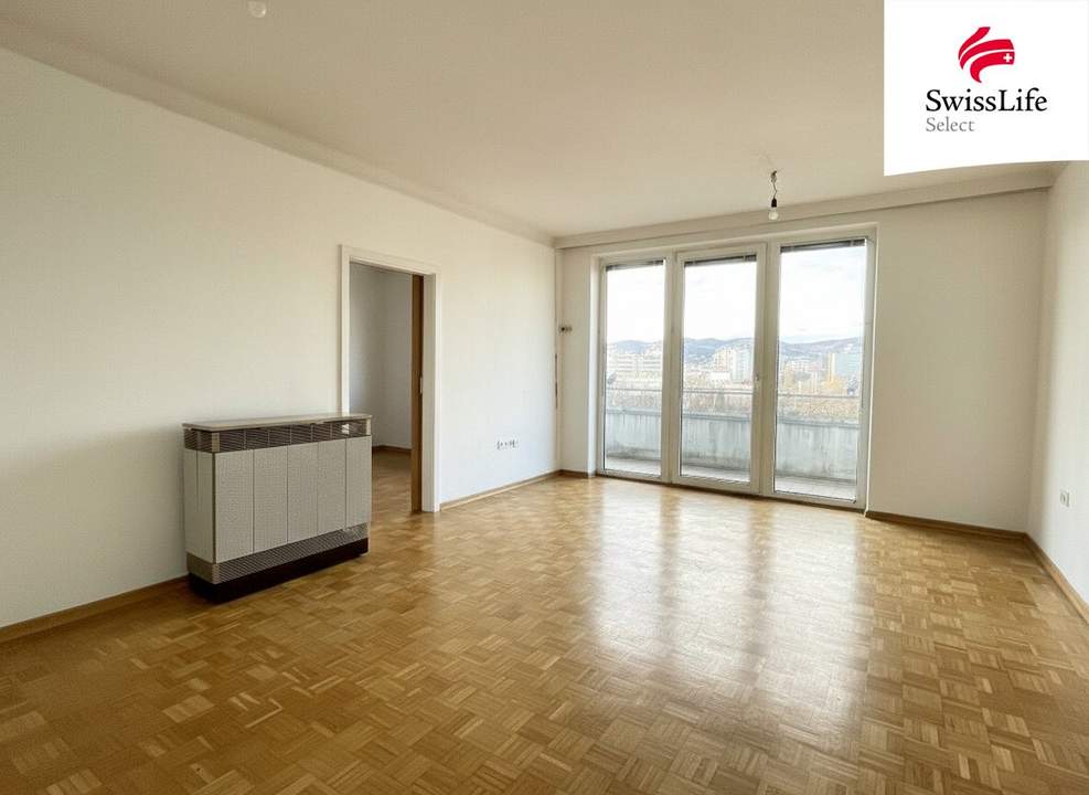 Sanierungsbedürftige 2-Zimmer-Wohnung | Loggia ca. 12m² | 5. Liftstock