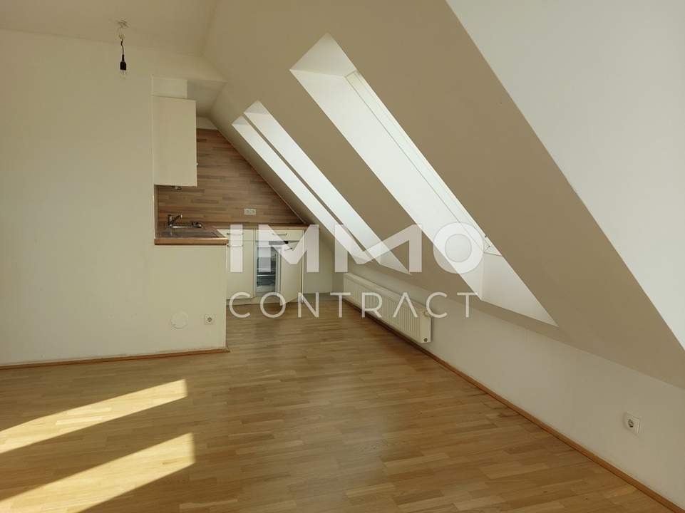 Dachgeschosswohnung mit Balkon! Neilreichgasse 13.