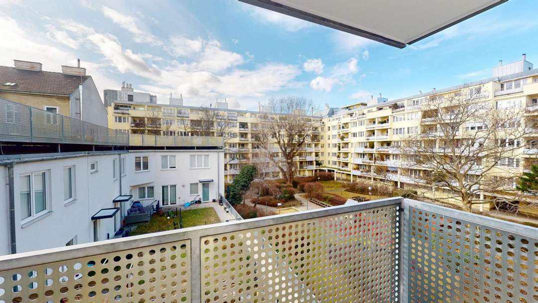 Idyllisches Wohnglück: Charmante 3-Zimmer-Wohnung mit Balkon in ruhiger Hoflage