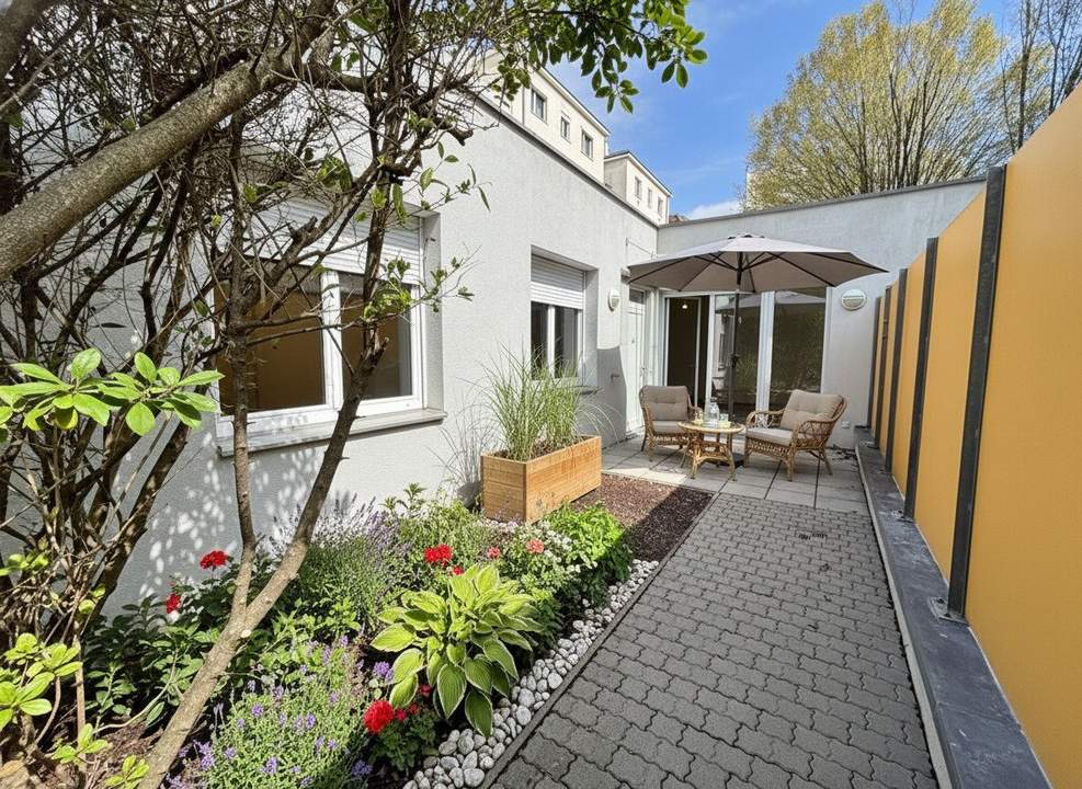 1160! "Bungalowähnliche" Wohnung mit GARTEN und TERRASSE!
