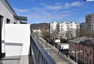 Ihr Traum-Penthouse in Graz-Gösting wartet! Lassen Sie sich von atemberaubendem Schlossbergblick, einer großzügigen Dachterrasse und Komfort mit Tiefgarage und Kellerabteil verzaubern.