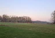 Überwiegend landwirtschaftlicher Grund mit Teilflächen in unterschiedlicher Widmung in der Ennser Kronau