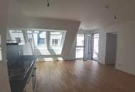 Helle 2-Zimmer-Dachgeschosswohnung mit Terrasse - in der Koloniestraße