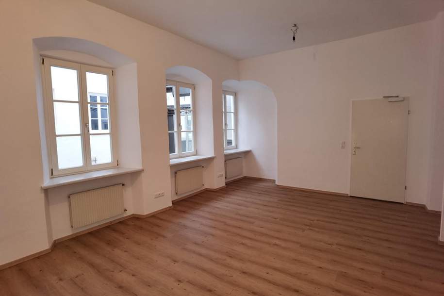Büro direkt am Stadtplatz, Gewerbeobjekt-miete, 827,73,€, 5280 Braunau am Inn