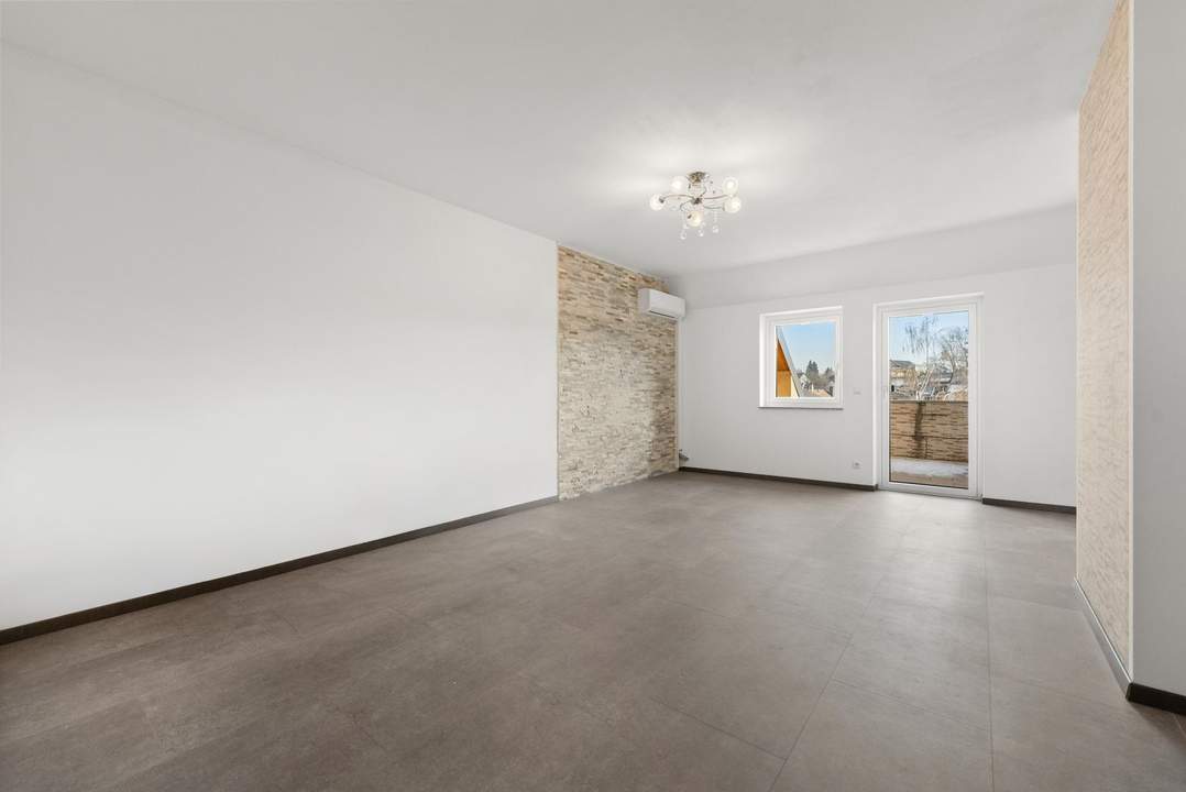 Helle Dachgeschosswohnung mit Terrasse in Linz