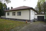 Bungalow in Siedlungsrandlage mit sensationellem Garten und Sauna-Bereich