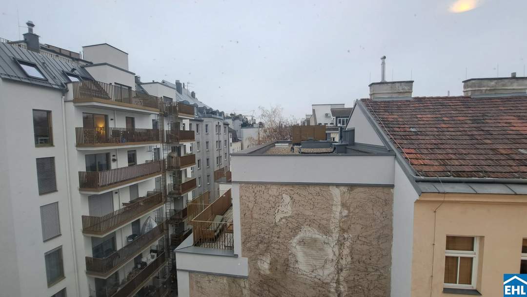 Altbau mit hoher Decke & Charakter – 2-Zimmer zum Wohlfühlen