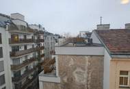 Altbau mit hoher Decke & Charakter – 2-Zimmer zum Wohlfühlen