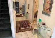 Villa mit Wintergarten und Nebengebäude