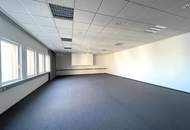 Exklusiver und freistehender Firmenstandort mit Büro, Lager und Stellplätzen zu mieten.