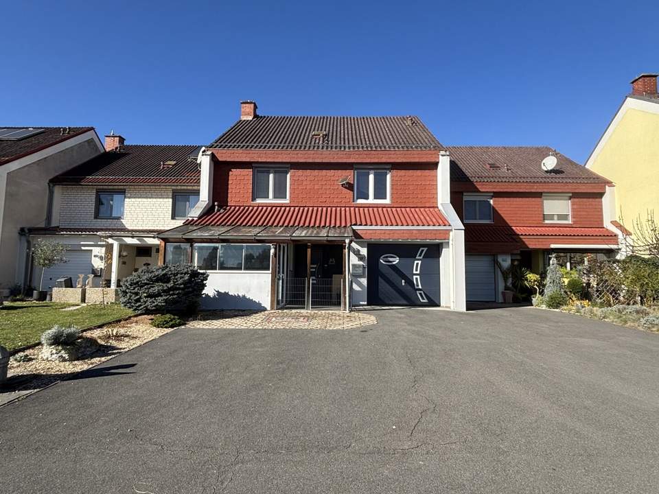 Schmuckes 4 Zimmer Reihenhaus mit Garage, Sommergarten und Loggia