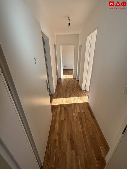 Sonnige Grünlage, ausgewählte Nachbarschaft &amp; Entspannung pur: sanierte 3-Zimmer-Wohnung im oberen Stock eines kleinen Mehrparteienhauses mit moderner Dusche und viel Privatsphäre!