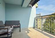 Tolle Raumaufteilung und keine Schrägen: 4 Zimmer DG-Wohnung mit Terrasse