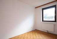 Großzügige 4-Zimmer-Wohnung mit Balkon und Garage in Krumegg