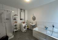 UNBEFRISTET: große 5 Zimmer im frisch ausgebauten Dachgeschoss mit Balkon!