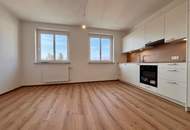 Erstbezug nach Komlettsanierung! Großzügige 3,5-Zimmer-Wohnung mit Balkon