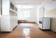 Ein-/Zweifamilienhaus mit Aussicht und Garage auf 788 m² Grund