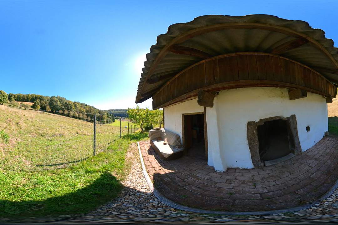 Idyllisches Kellerstöckl mit historischem Charme inmitten von Weingärten & Obstbäumen