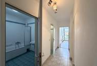 Unbefristete 3-Zimmer-DG-Wohnung mit Balkon und Grünblick // 3-Room Attic Apartment for Rent on an Unlimited Lease, with Balcony and Green Views //