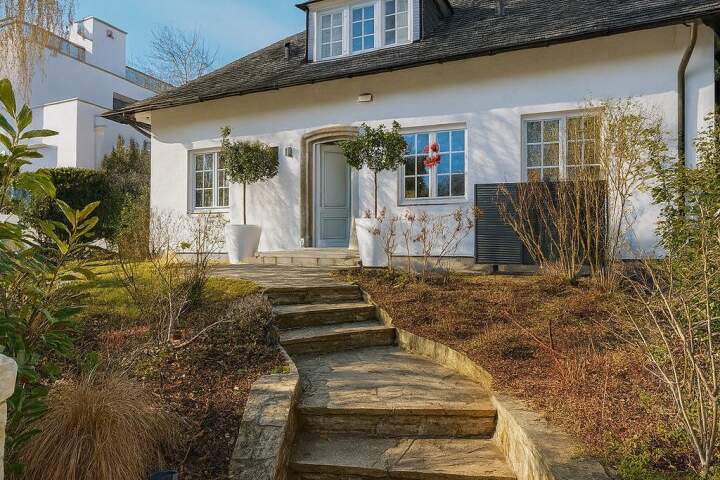 Exklusives Einfamilienhaus mit Garten, Pool &amp; Ausbau-Potenzial in Toplage Döbling, Haus-kauf, 3.950.000,€, 1190 Wien 19., Döbling