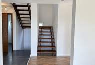 Ruhige Lage! Renoviertes Haus mit großem Grund, beim Wald mit extra Büro/Praxis/Wohnung von ca. 70m2. - WOHNTRAUM