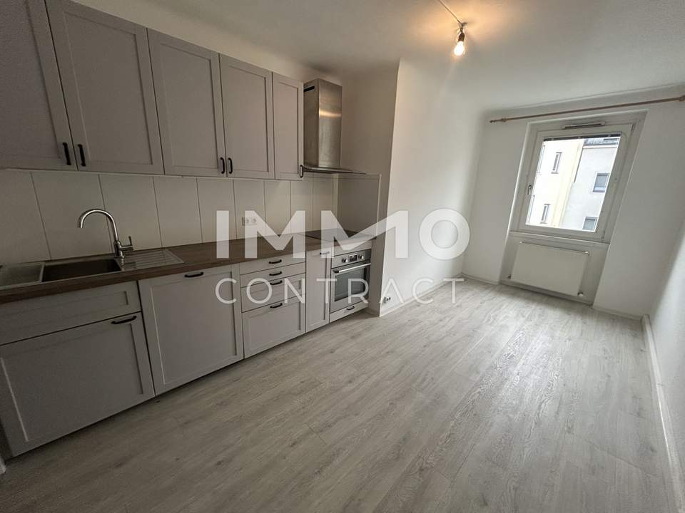 Gepflegte 2 Zimmer Wohnung mit Blick in den grünen Innenhof!