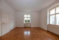 Traumhafte Altbauvilla mit Einliegerwohnung und großem Garten in Badennähe