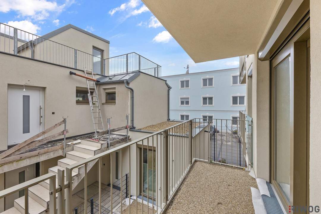 Moderner Neubau mit 2*Balkone vielen technischen Raffinessen in U-Bahn Nähe