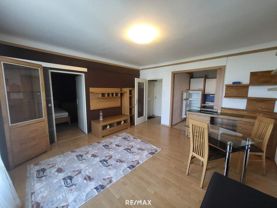 Schöne 2 Zimmer Wohnung / Neuer Preis