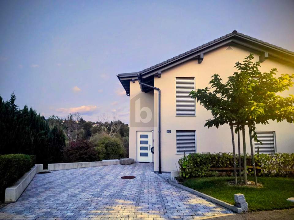 MODERNES TRAUMHAUS IN HART - STILVOLL, HOCHWERTIG & FAMILIENFREUNDLICH