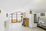 Haus mit 2 Wohneinheiten und ausgebautem Dachgeschoss in Blumau-Neurisshof, Bezirk Baden