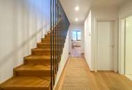 Exquisite Dachgeschosswohnung mit Terrasse und Rundumblick in Alt-Penzing