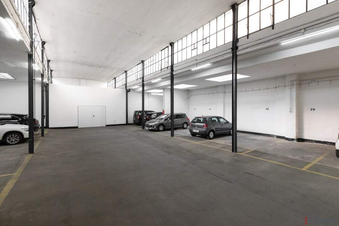 GARAGENSTELLPLÄTZE IN DER ZIEGLERGASSE IN BEEINDRUCKENDEM HOFGEBÄUDE