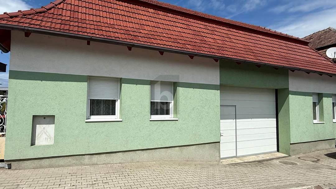 RENOVIERT MIT 2 WOHNEINHEITEN NEBENGEBÄUDE UND GROSSEM STADL