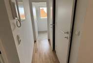 Sonnige Aussichten in ruhiger Grünlage: großzügige 2-Zimmer-Wohnung mit gemütlichem Balkon, moderner Dusche und heller Küche im 3. OG (inkl. Aufzug) – ideal für Singles oder Paare in Steyr-Münichholz!