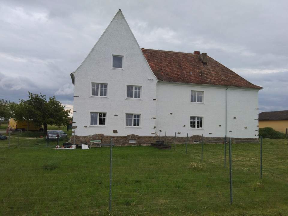 Waldviertel: 2 Wohnungen in Heinrichsreith, EG &amp; 1. Stock, mit eigenem Garten; Neu renoviert!
