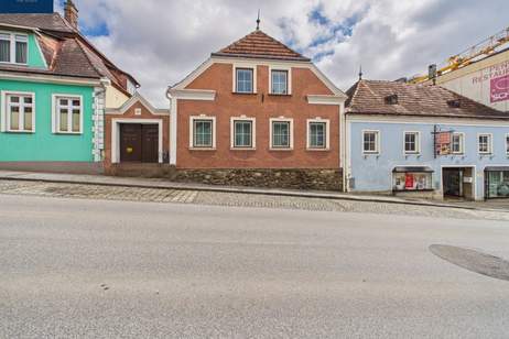 Historisches Wohnhaus mit großzügiger Nutzfläche und privatem Garten im Herzen des Stadtzentrums, Haus-kauf, 398.000,€, 3910 Zwettl
