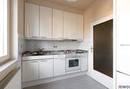 EIN- ODER ZWEIFAMILIENHAUS, gute Substanz, Modernisierungsbedarf