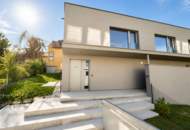Urban Retreat mit Eigengarten - moderne Villa in Brunn am Gebirge