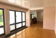 "Einfamilienhaus mit 1110m² Grund mitten im Ort!"
