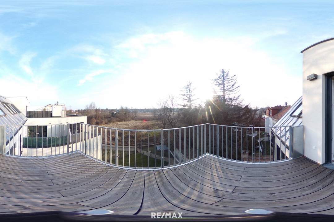 Neuwertige 3-Zi-DG-Wohnung mit großem Südbalkon in 1230 Wien